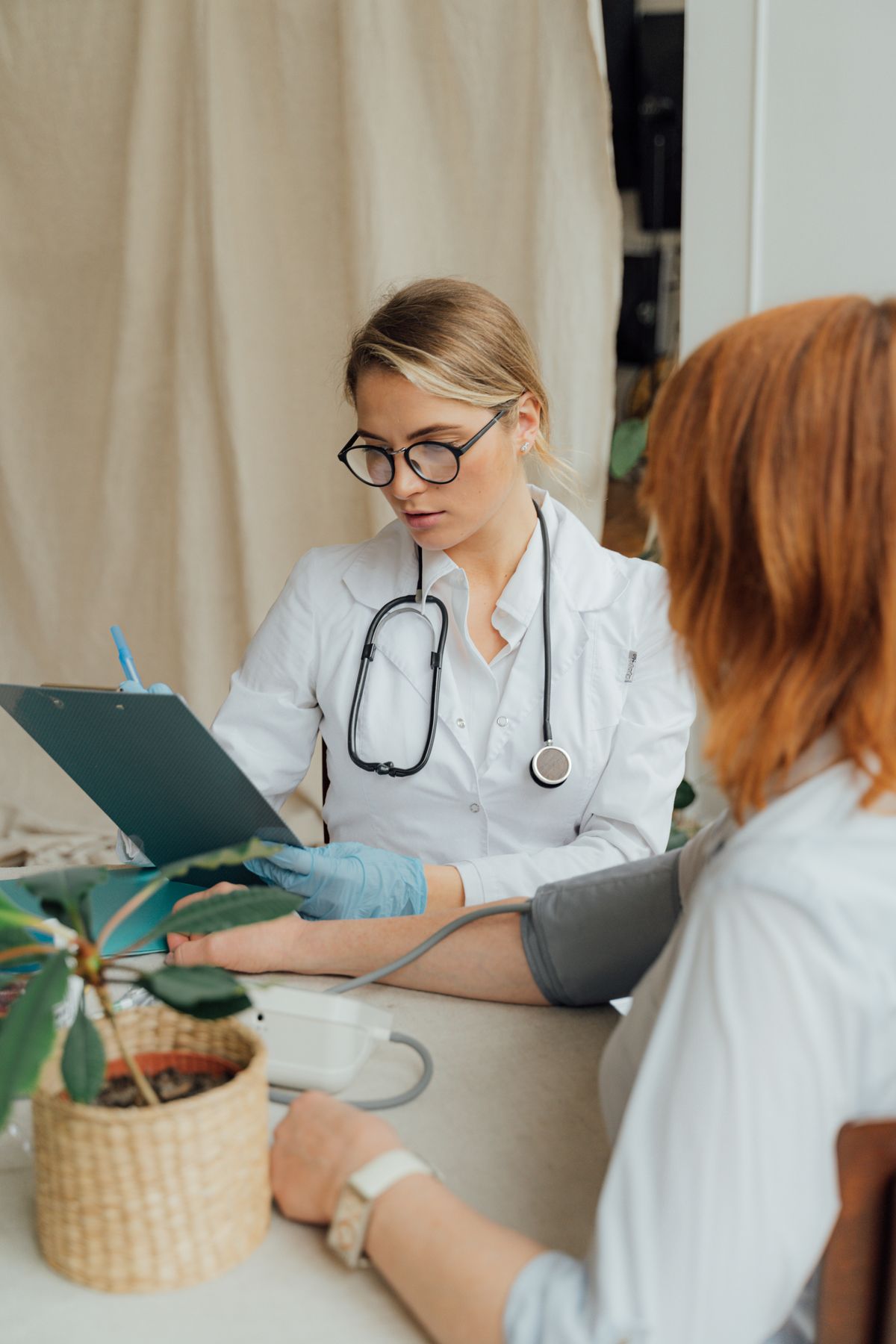 Illustrative consultation in a clinical setting