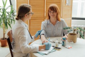 Illustrative consultation in a clinical setting